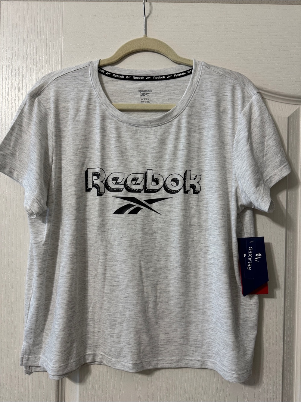 Reebok Light Gray Graphic Logo Short Sleeve Tee LARGE NWT